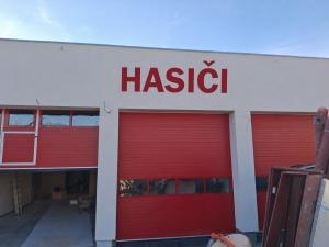 nápis hasiči